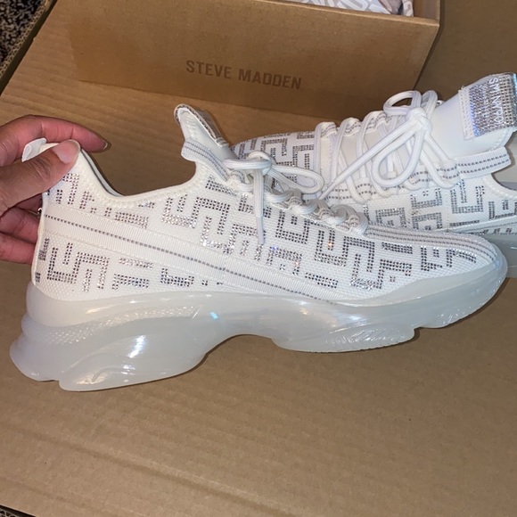 Steve Madden Sneakers - Picture 3 of 10